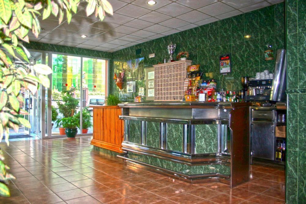 מאלגה Hostal La Casa De Enfrente מראה חיצוני תמונה
