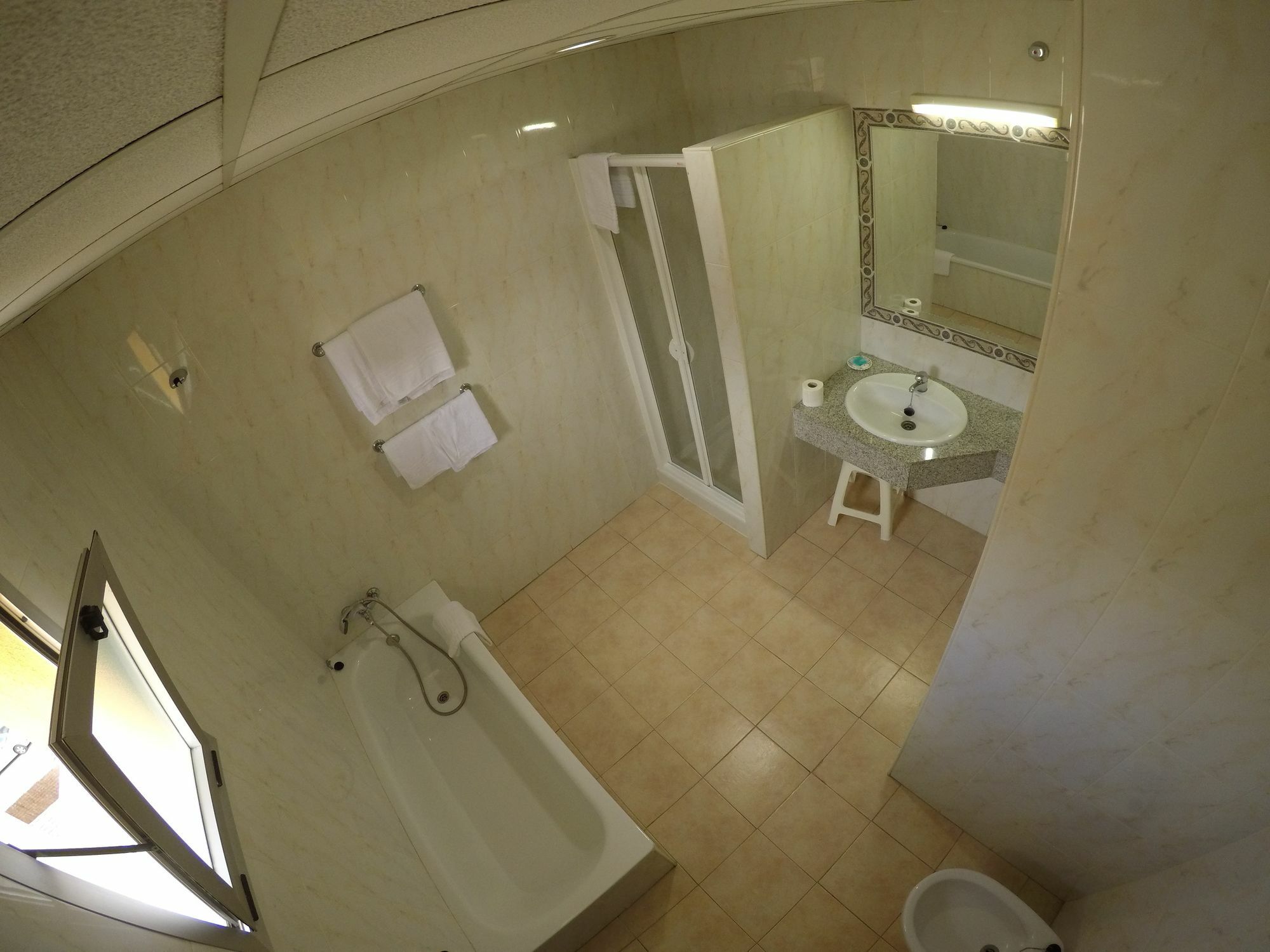 מאלגה Hostal La Casa De Enfrente מראה חיצוני תמונה
