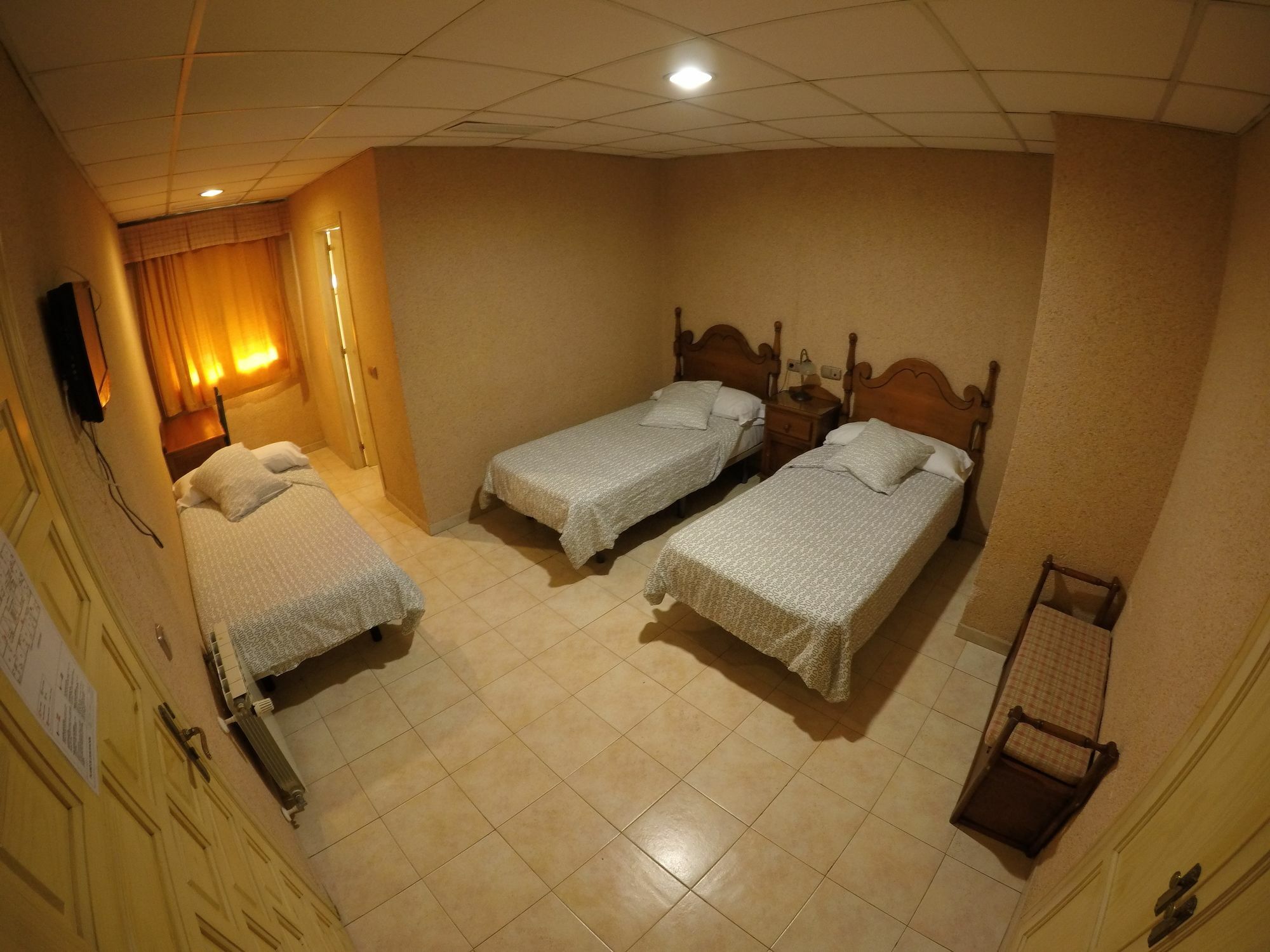 מאלגה Hostal La Casa De Enfrente מראה חיצוני תמונה