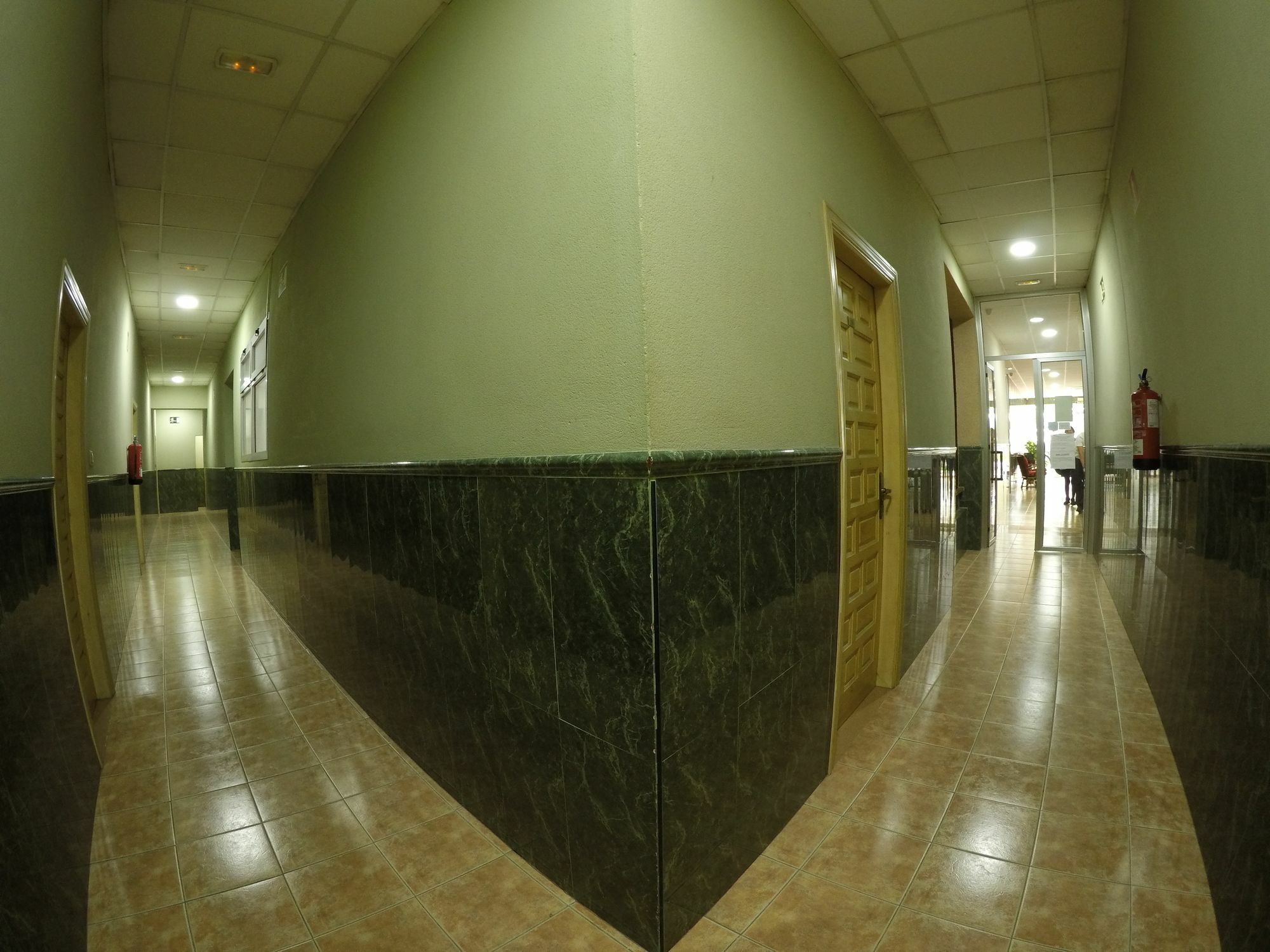 מאלגה Hostal La Casa De Enfrente מראה חיצוני תמונה